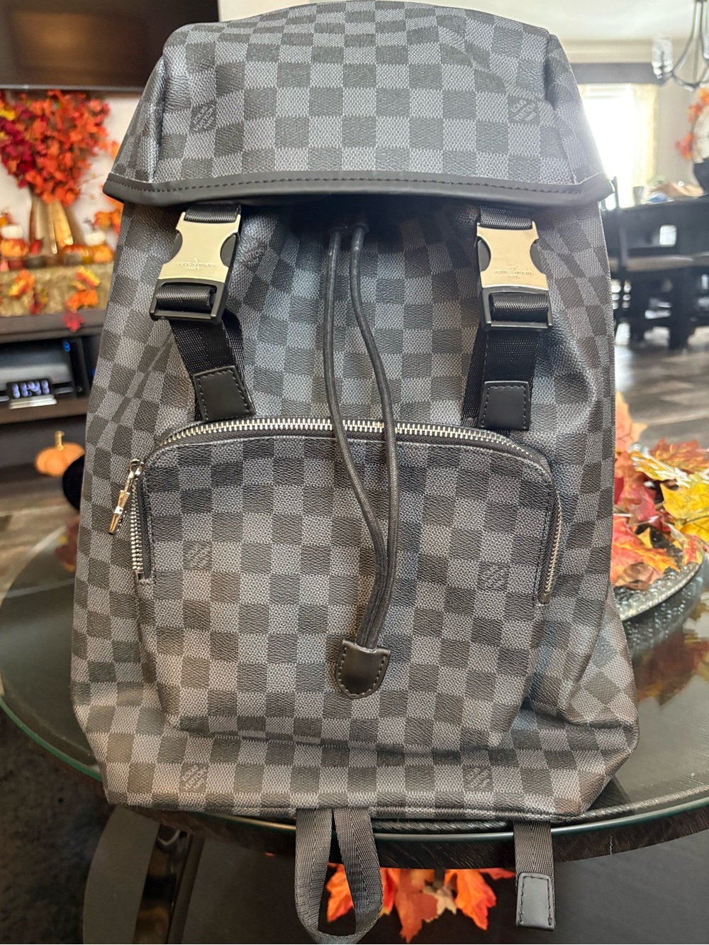Backpack- Men’s Large Black & Grey checkered sligback Backpack Bag Like new us